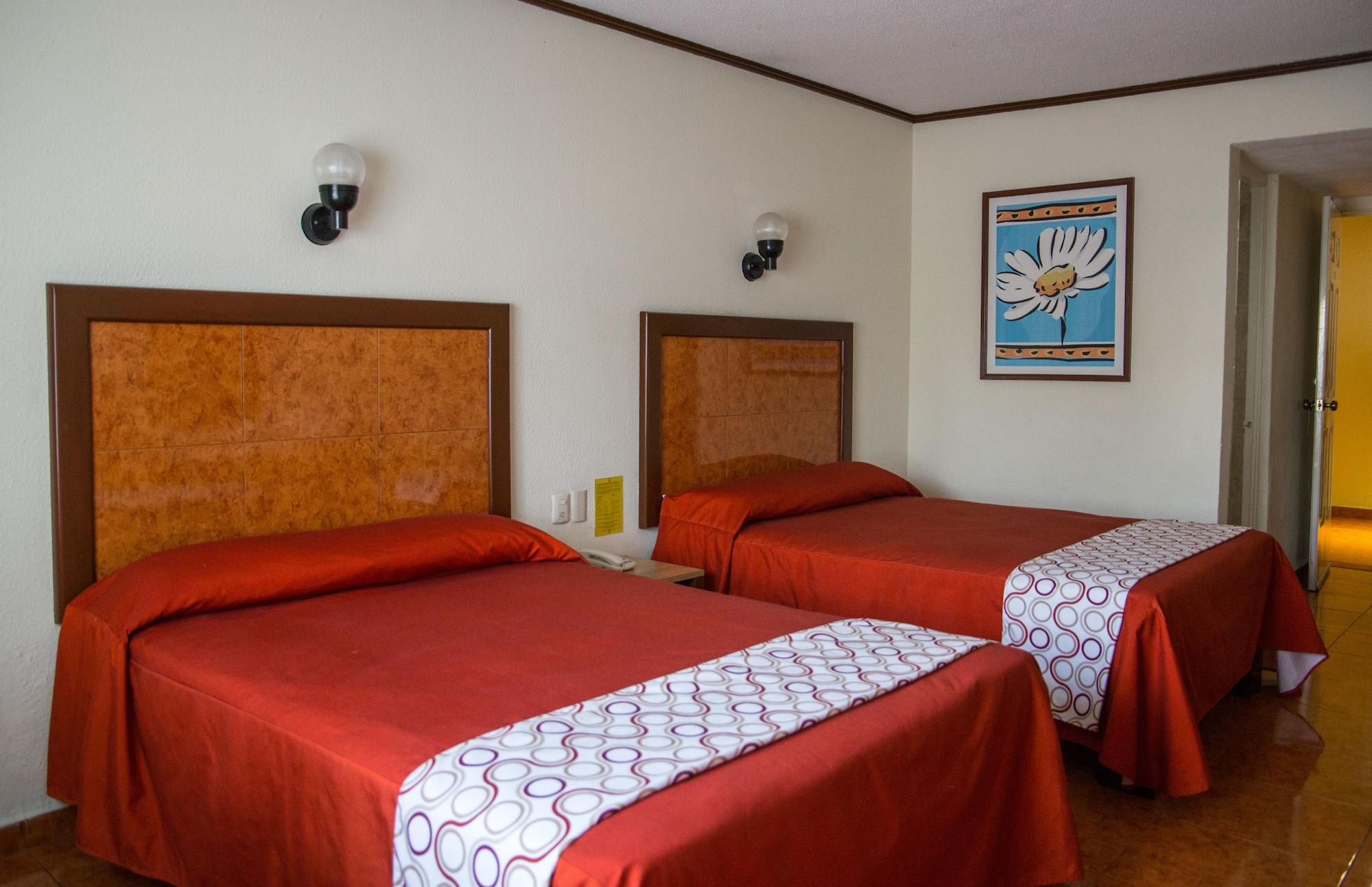 & Del Sol Hotel 4*