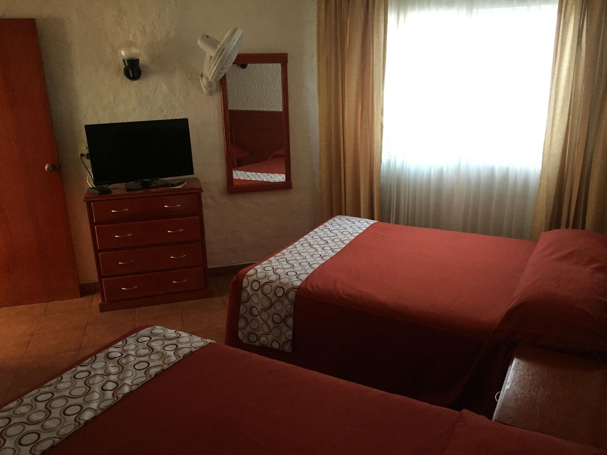 & Del Sol Hotel Morelia