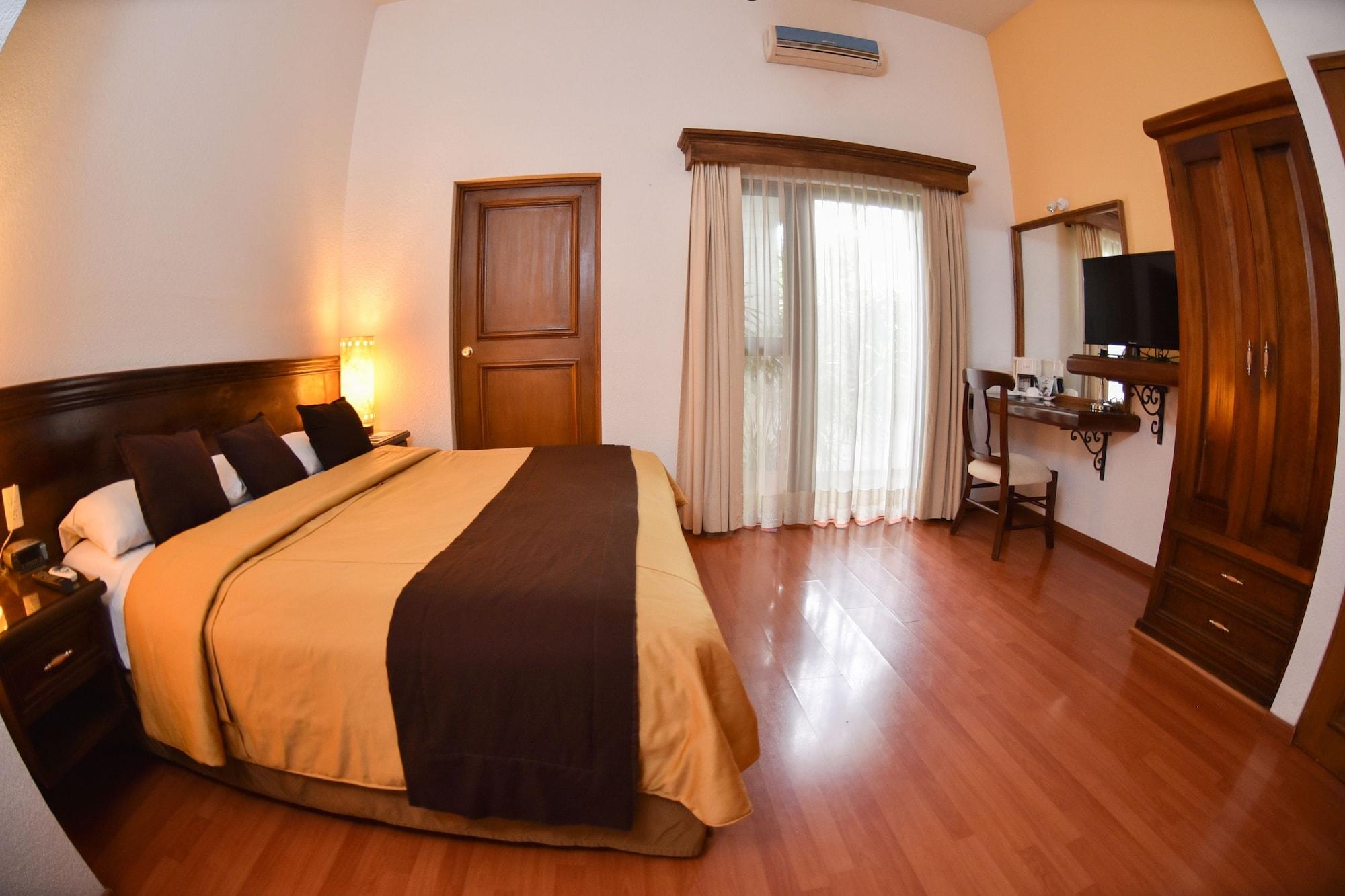 Casa De La Loma 5*