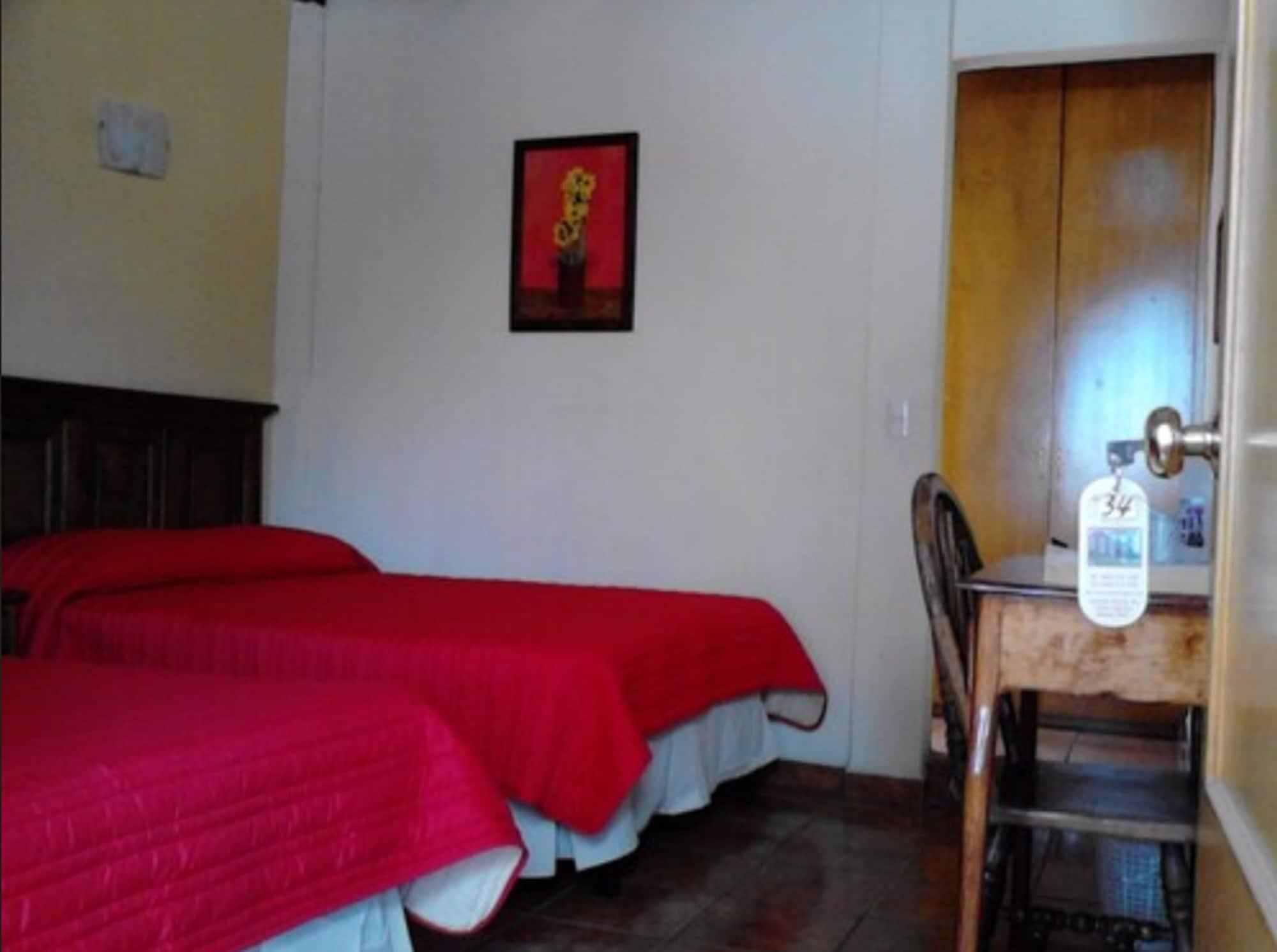 El Carmen, Hotel Morelia