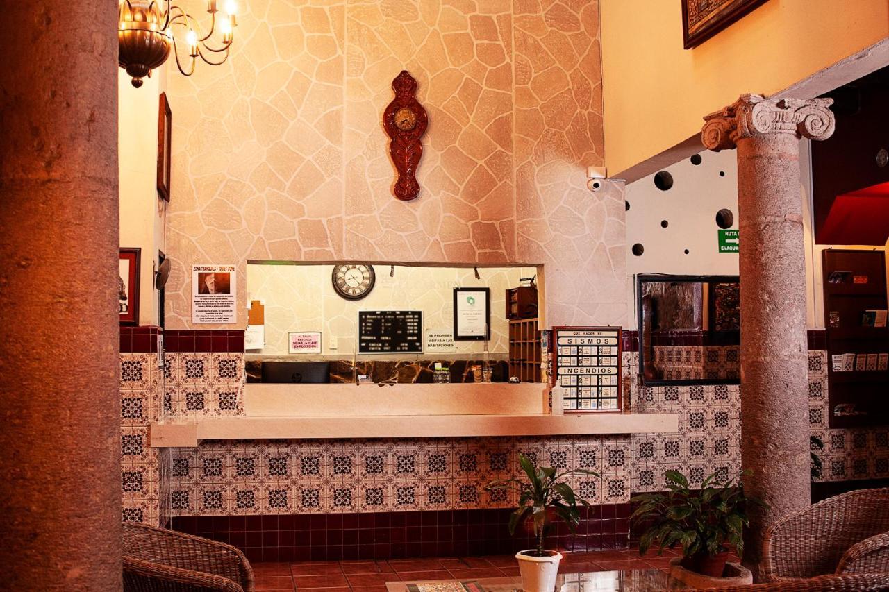 El Carmen, Hotel