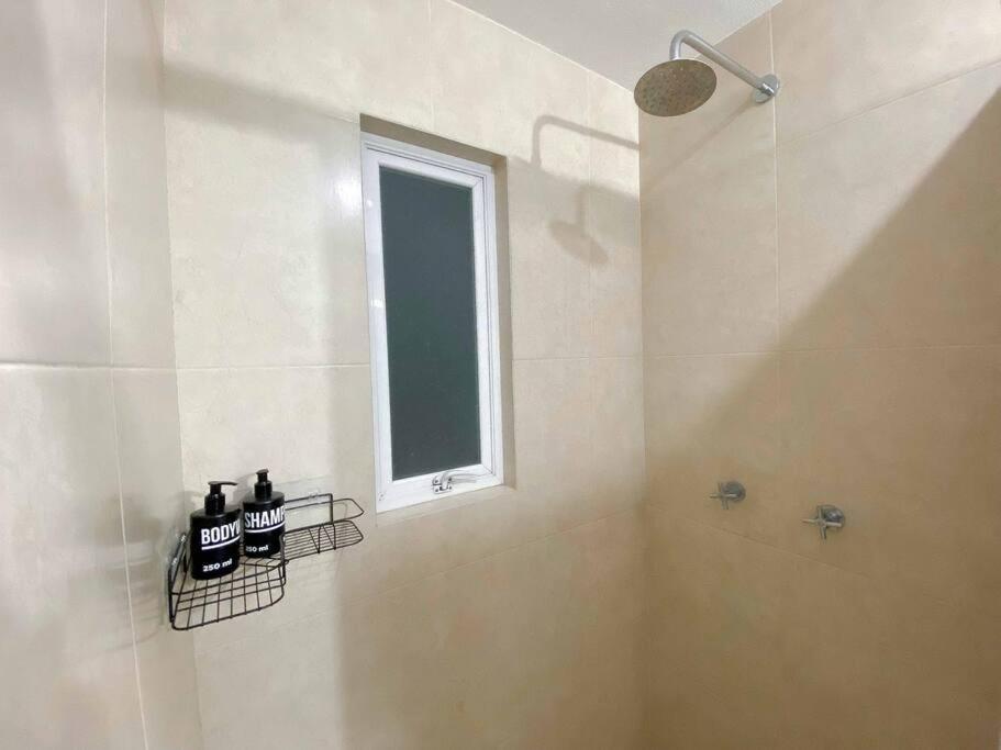 Сasa de vacaciones Modern Gated Townhouse 5 Min From Plaza Altozano