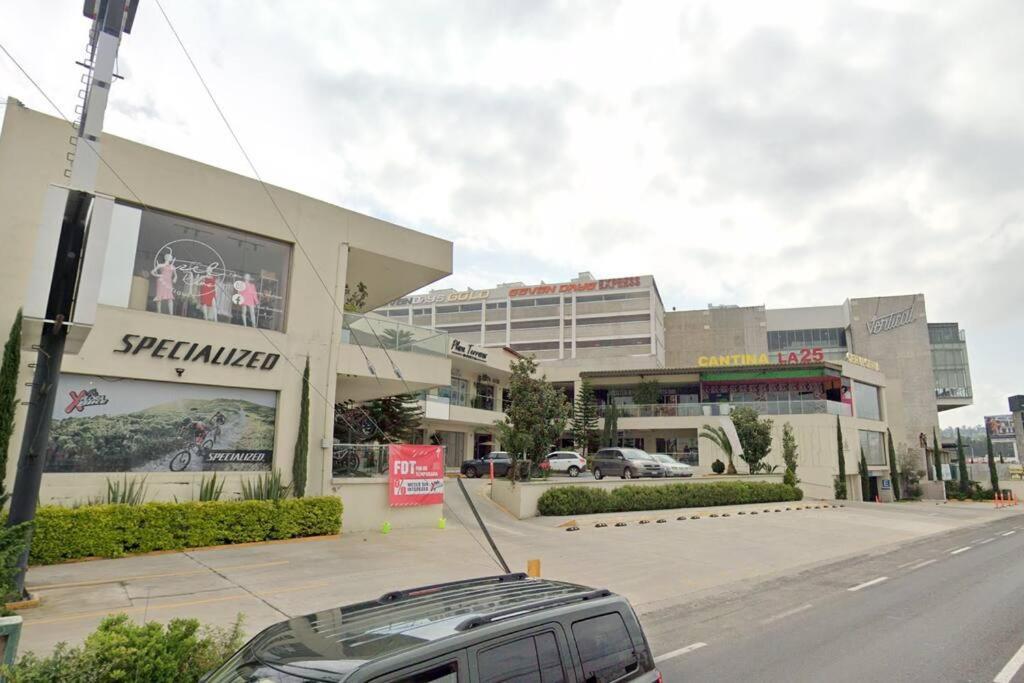 Modern Gated Townhouse 5 Min From Plaza Altozano *