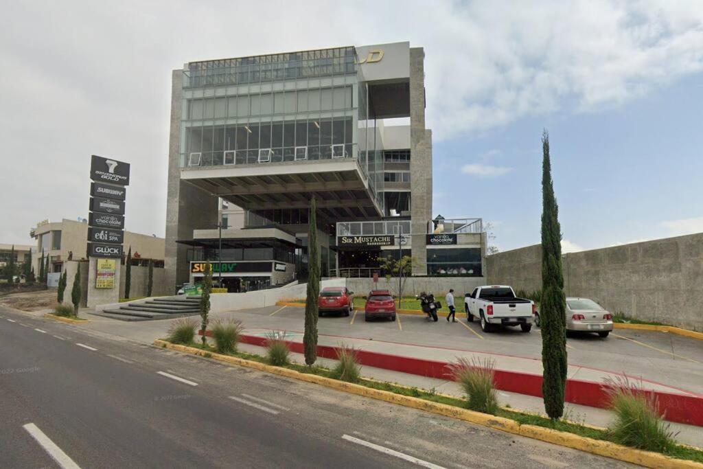 Modern Gated Townhouse 5 Min From Plaza Altozano * Morelia