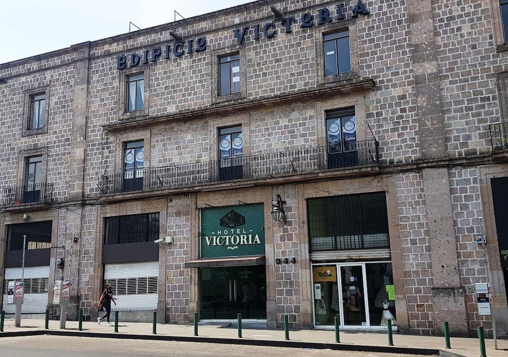 Capital O Victoria 3*