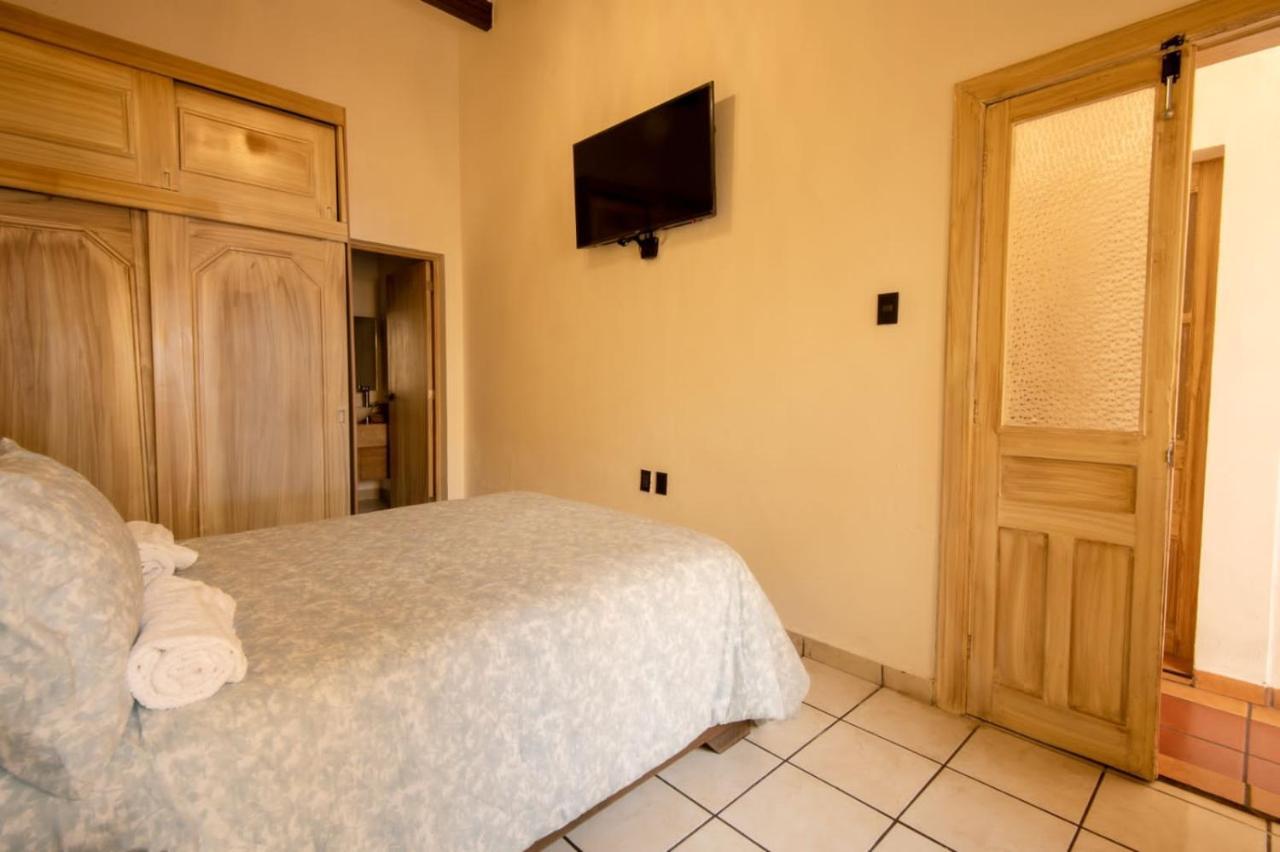 Corregidora 743 Guest house