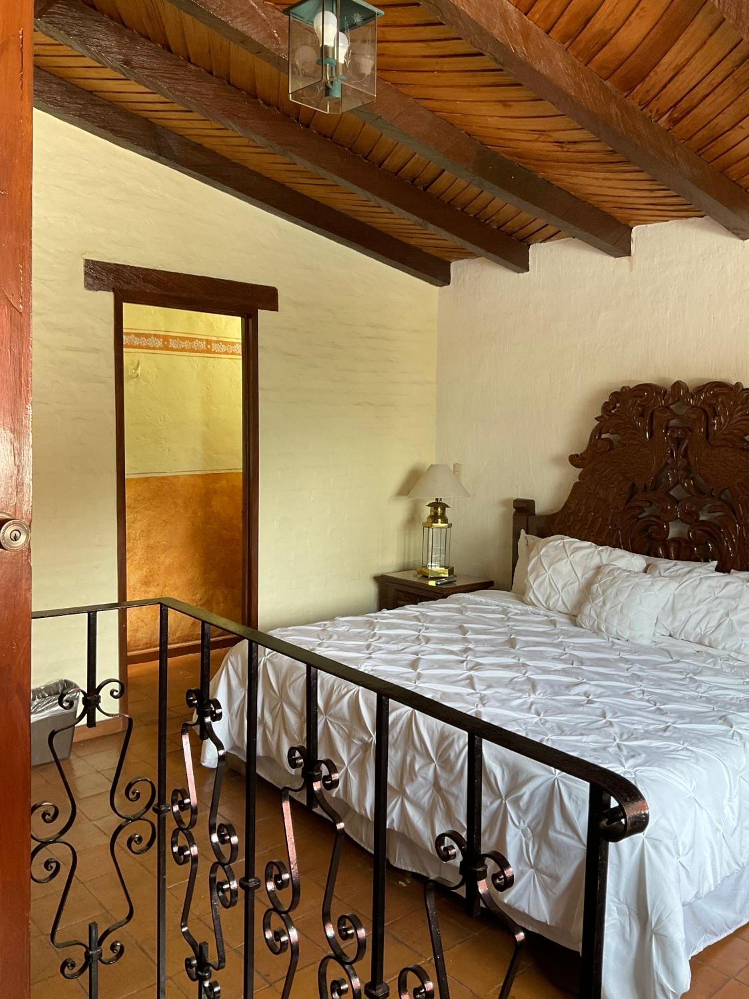 San Jose & Hotel Morelia
