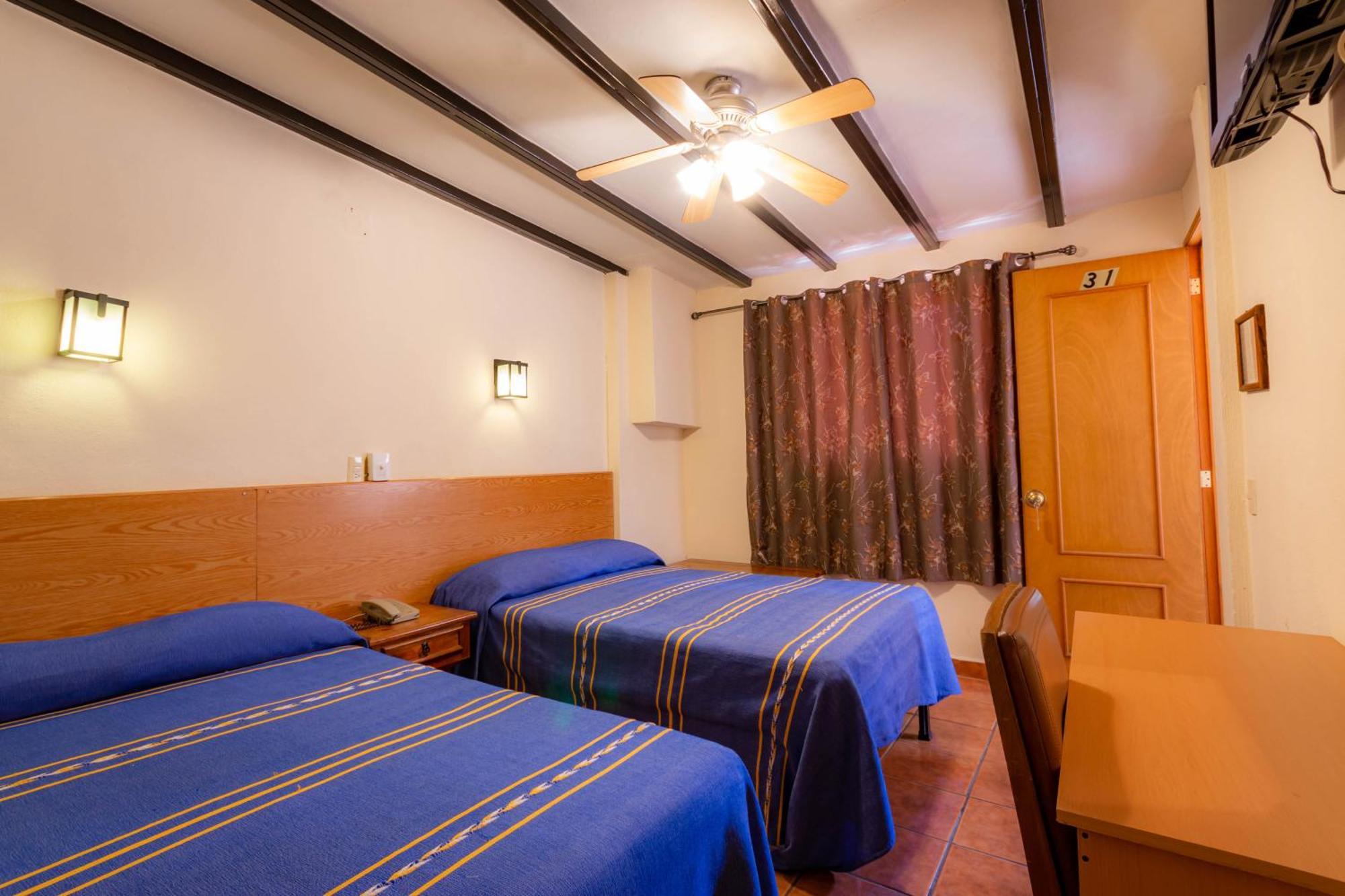 El Carmen, Hotel