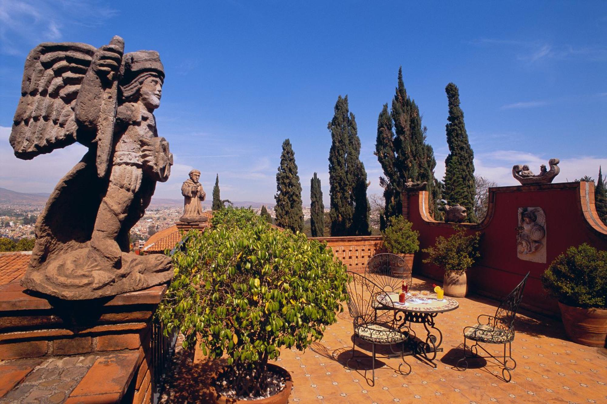 Montana & Hotel Morelia