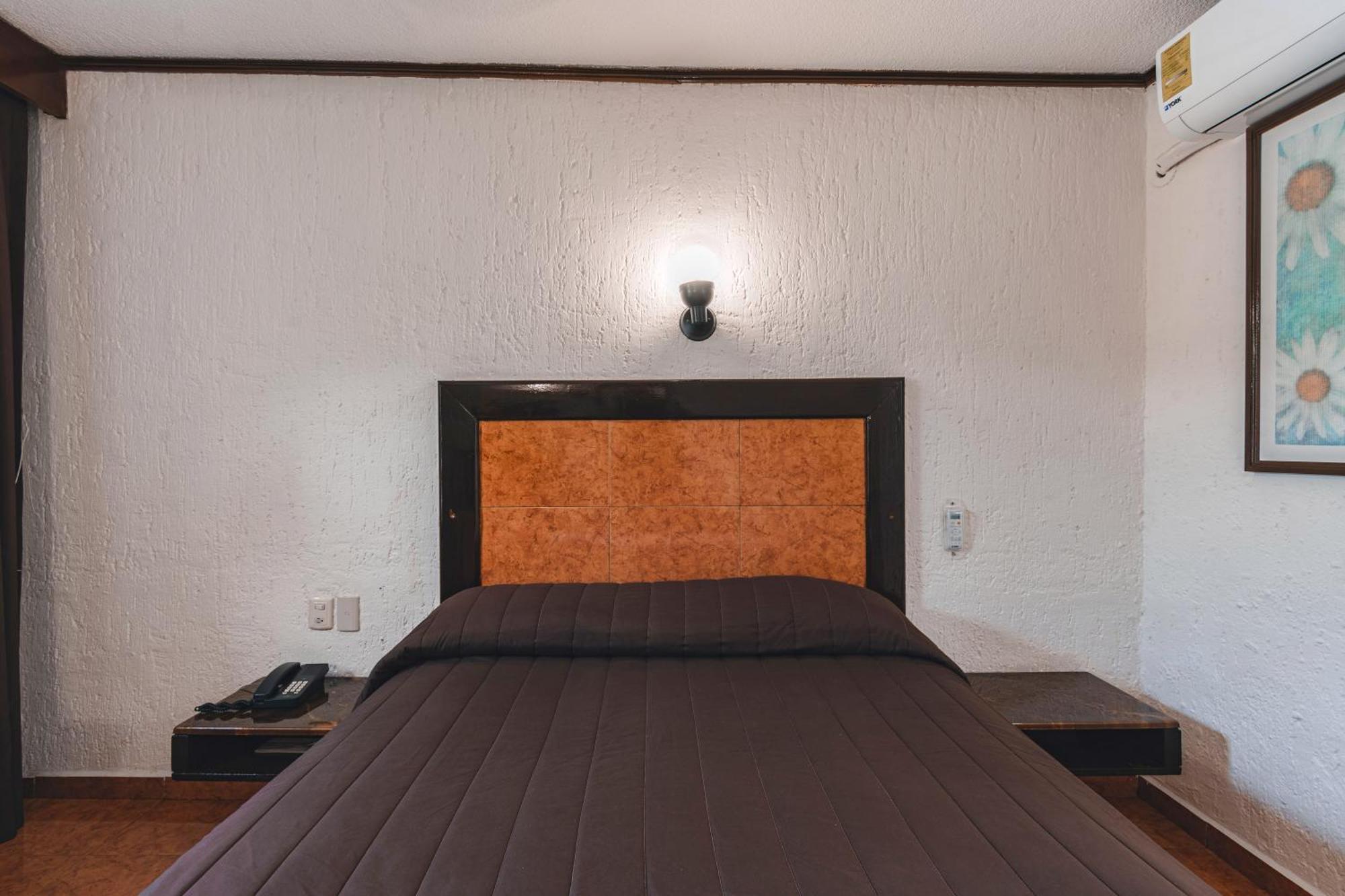 Hotel & Del Sol Morelia