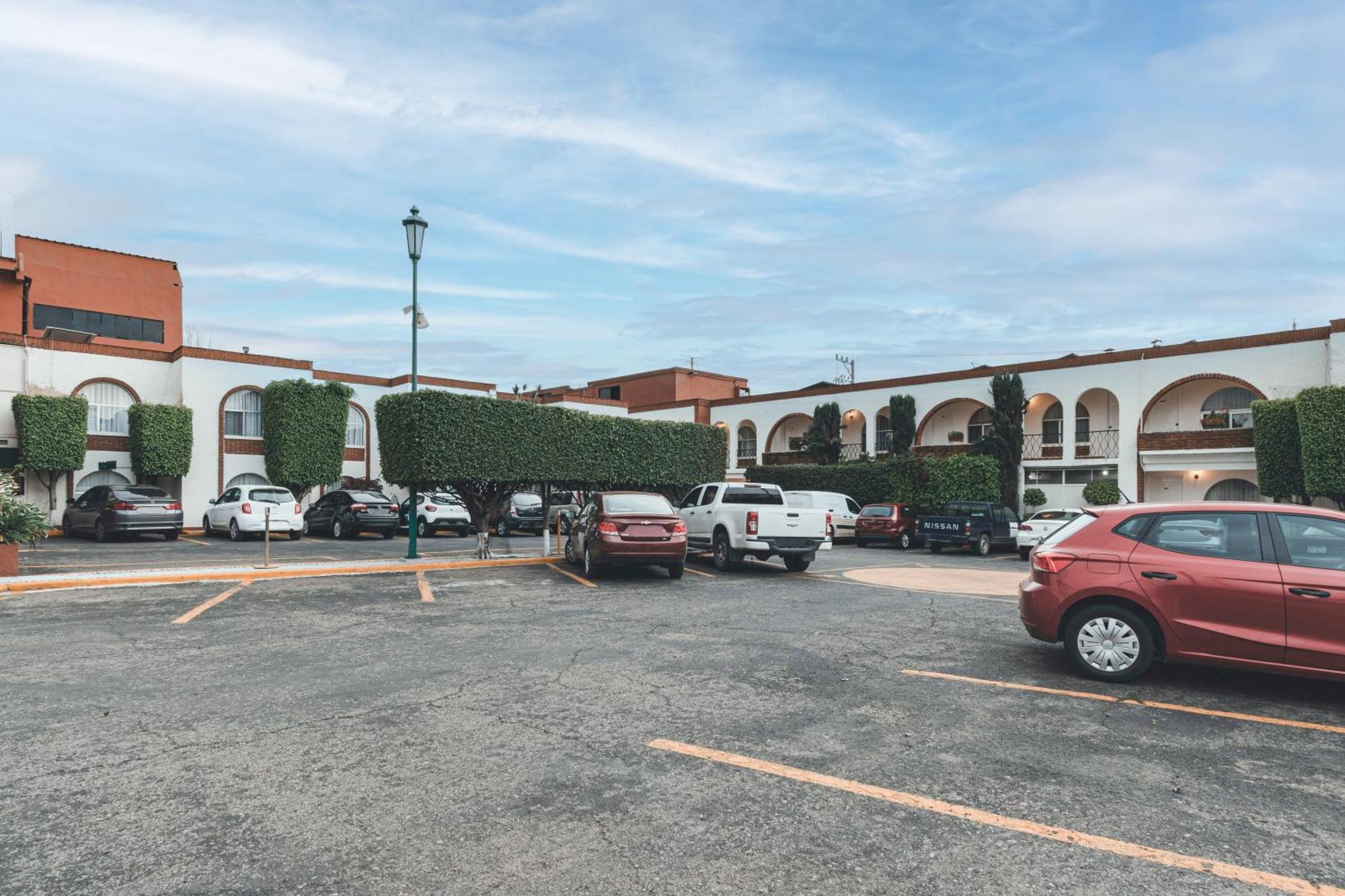Hotel & Del Sol Morelia