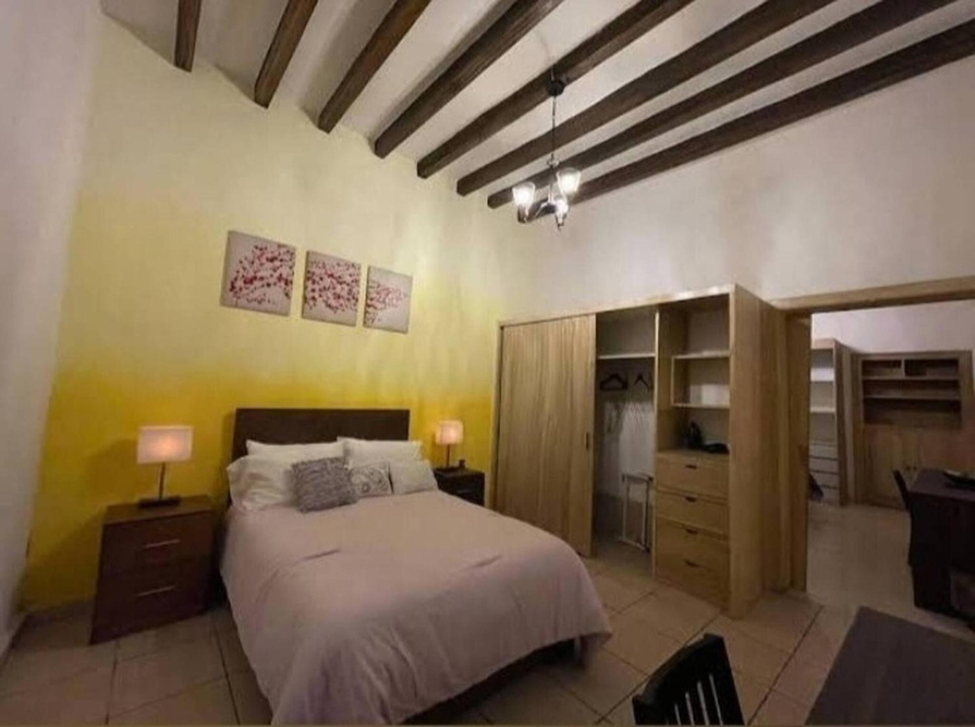 In House - I 4 Personas 3 Camas Morelia