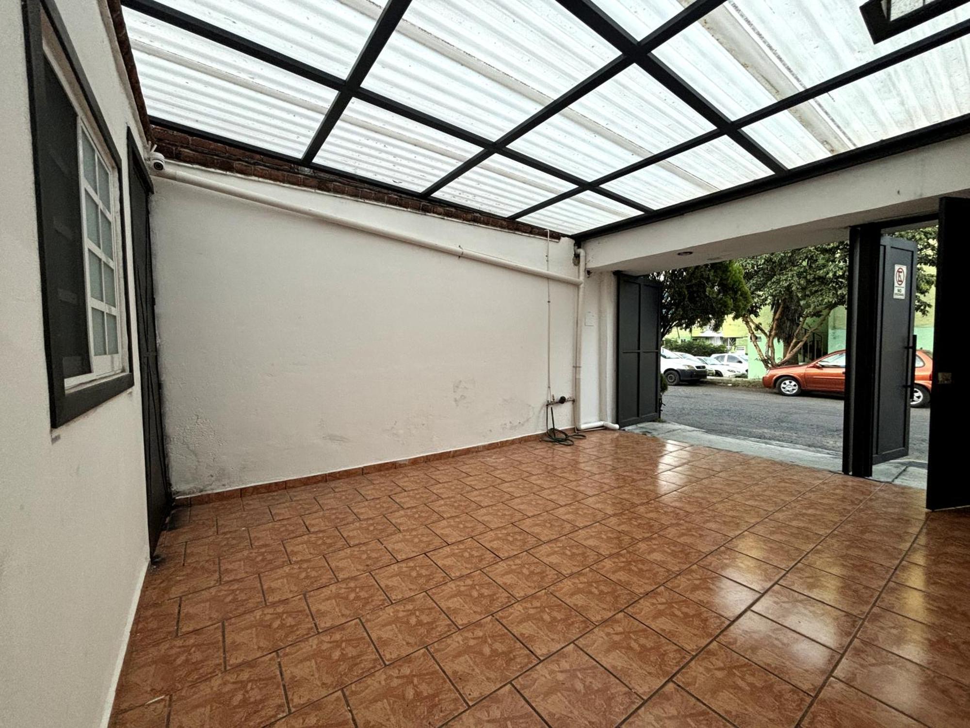 Casa Familiar En *