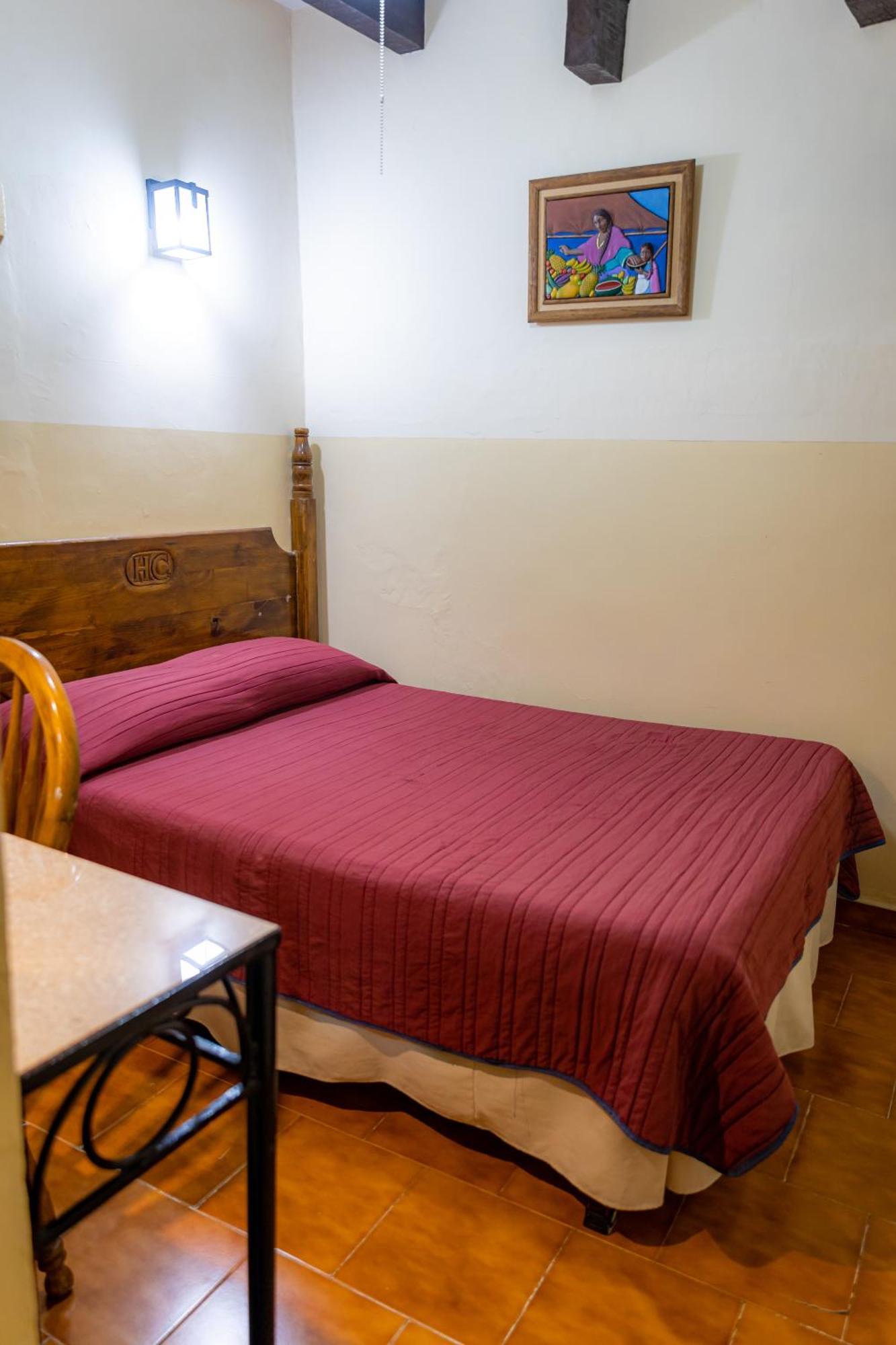 El Carmen, Hotel