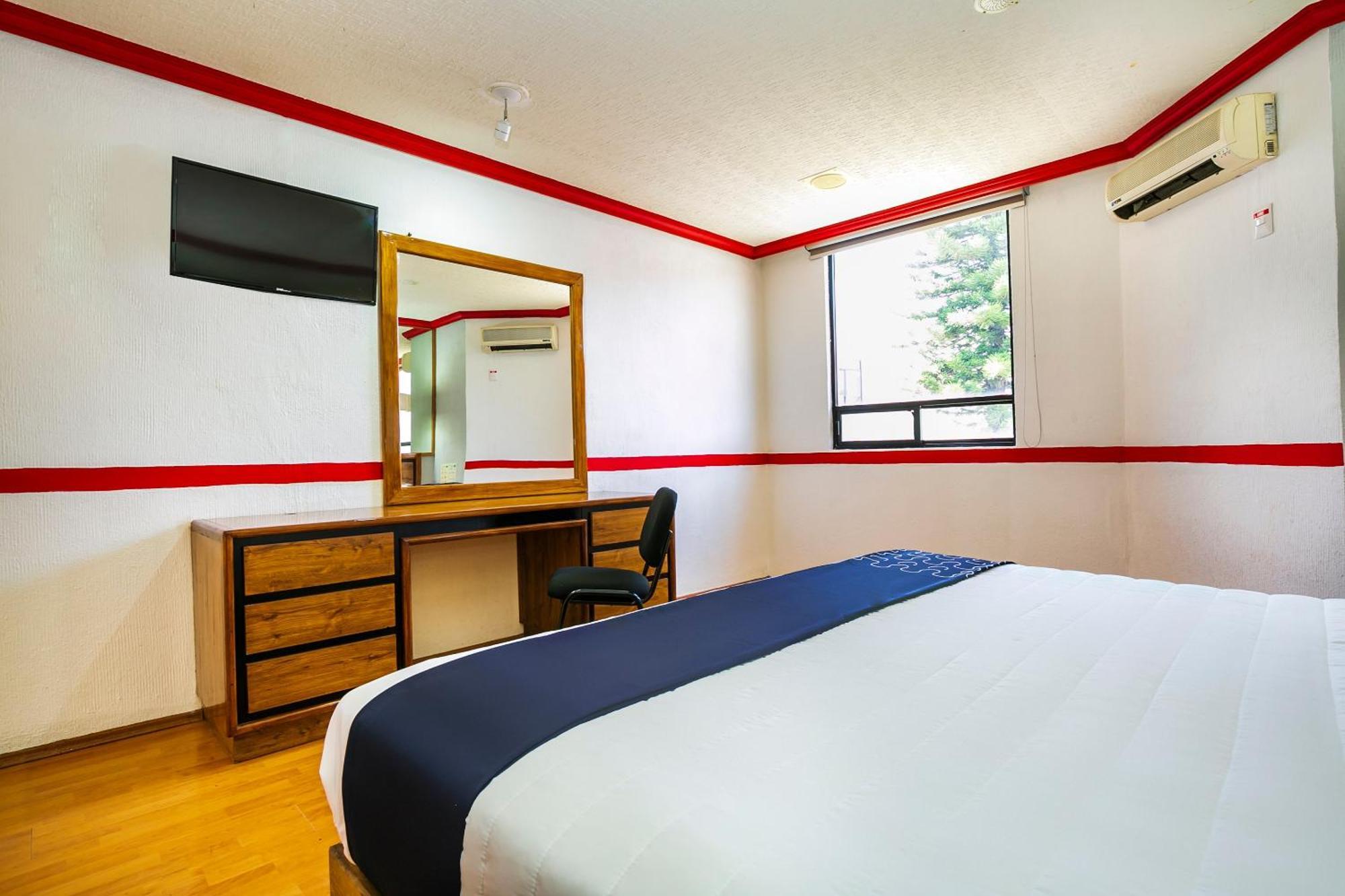 Hotel Capital O Casa Blanca, 4*