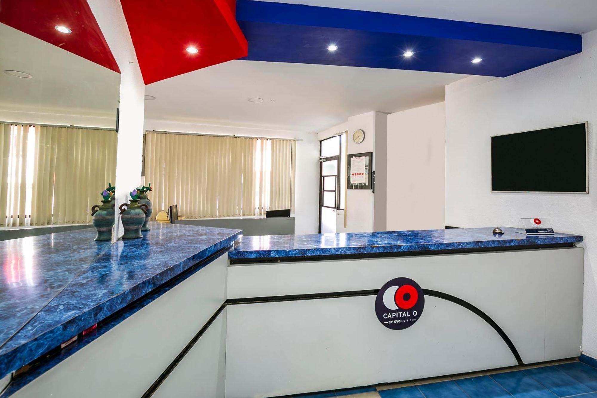 Capital O Casa Blanca, Hotel