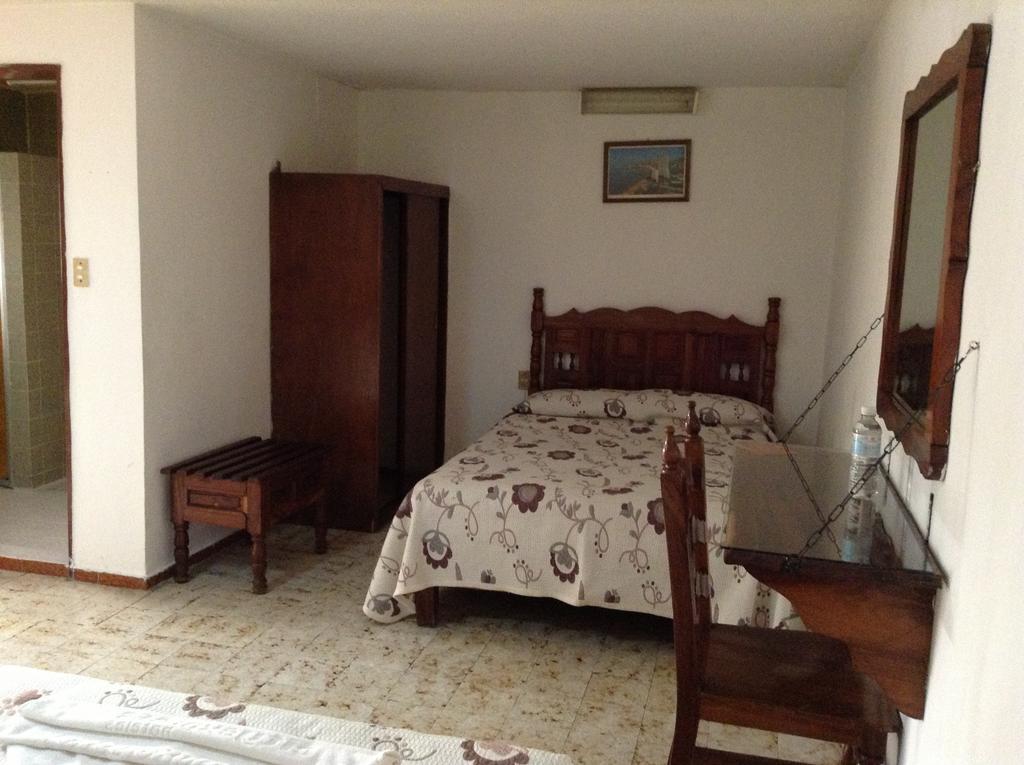 Hotel Hotel Atilanos Morelia