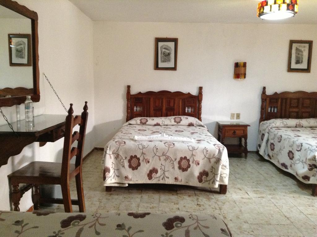Hotel Hotel Atilanos Morelia