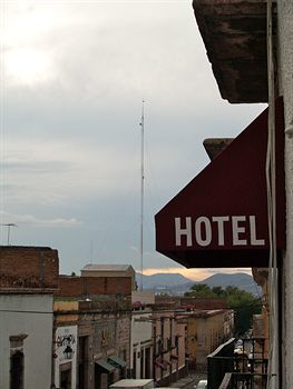 Colonial Hotel 3*