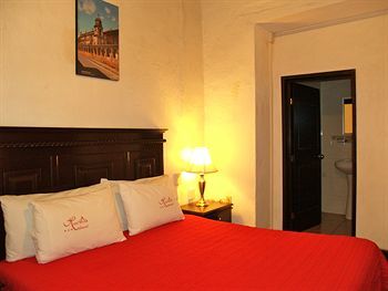 Colonial Hotel