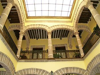 Colonial Hotel 3*