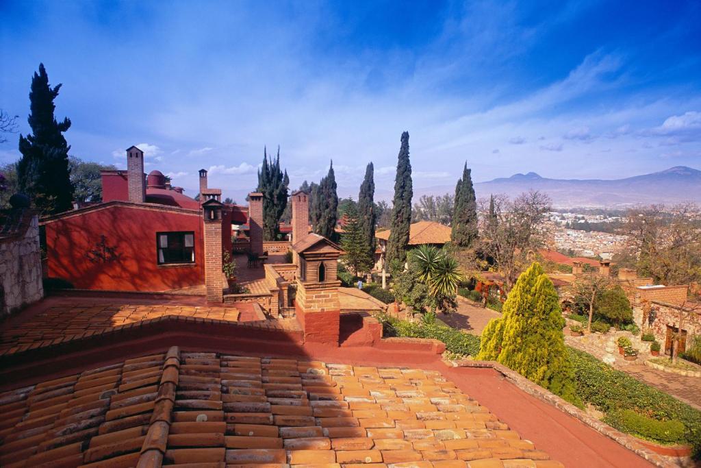 Montana & Hotel Morelia