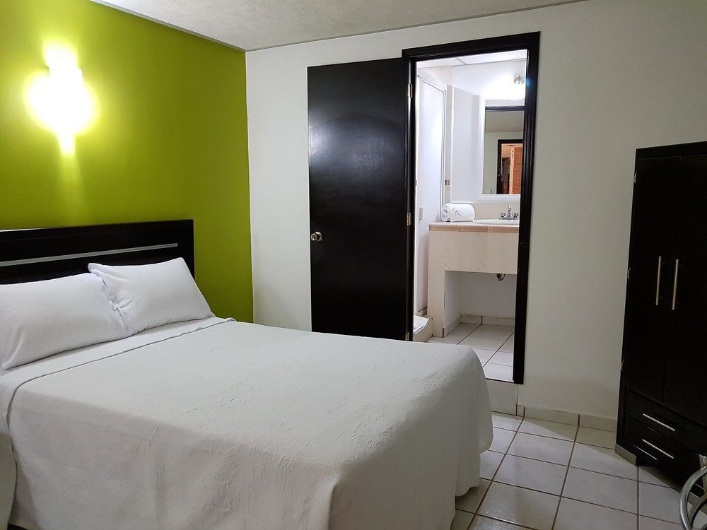 Capital O Victoria Hotel