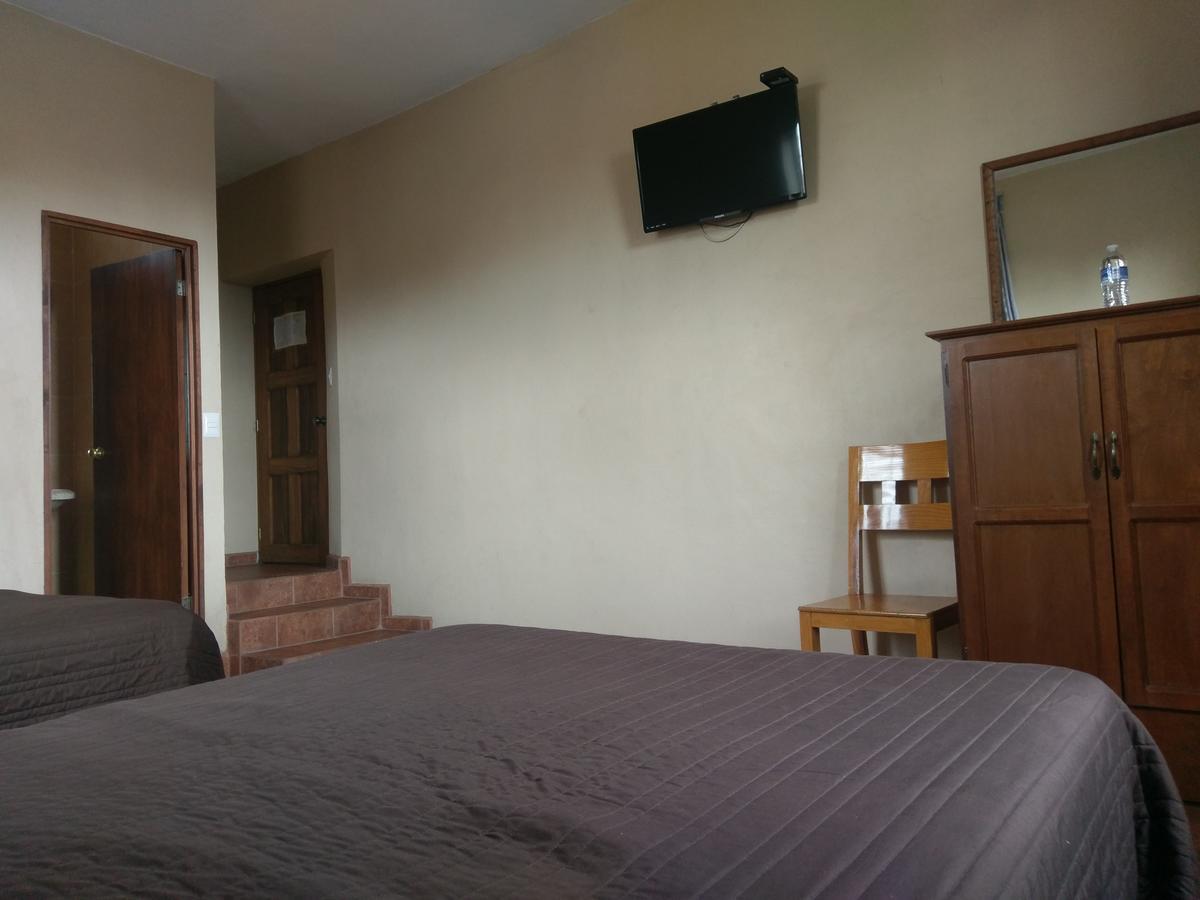 Don Vasco Hotel *