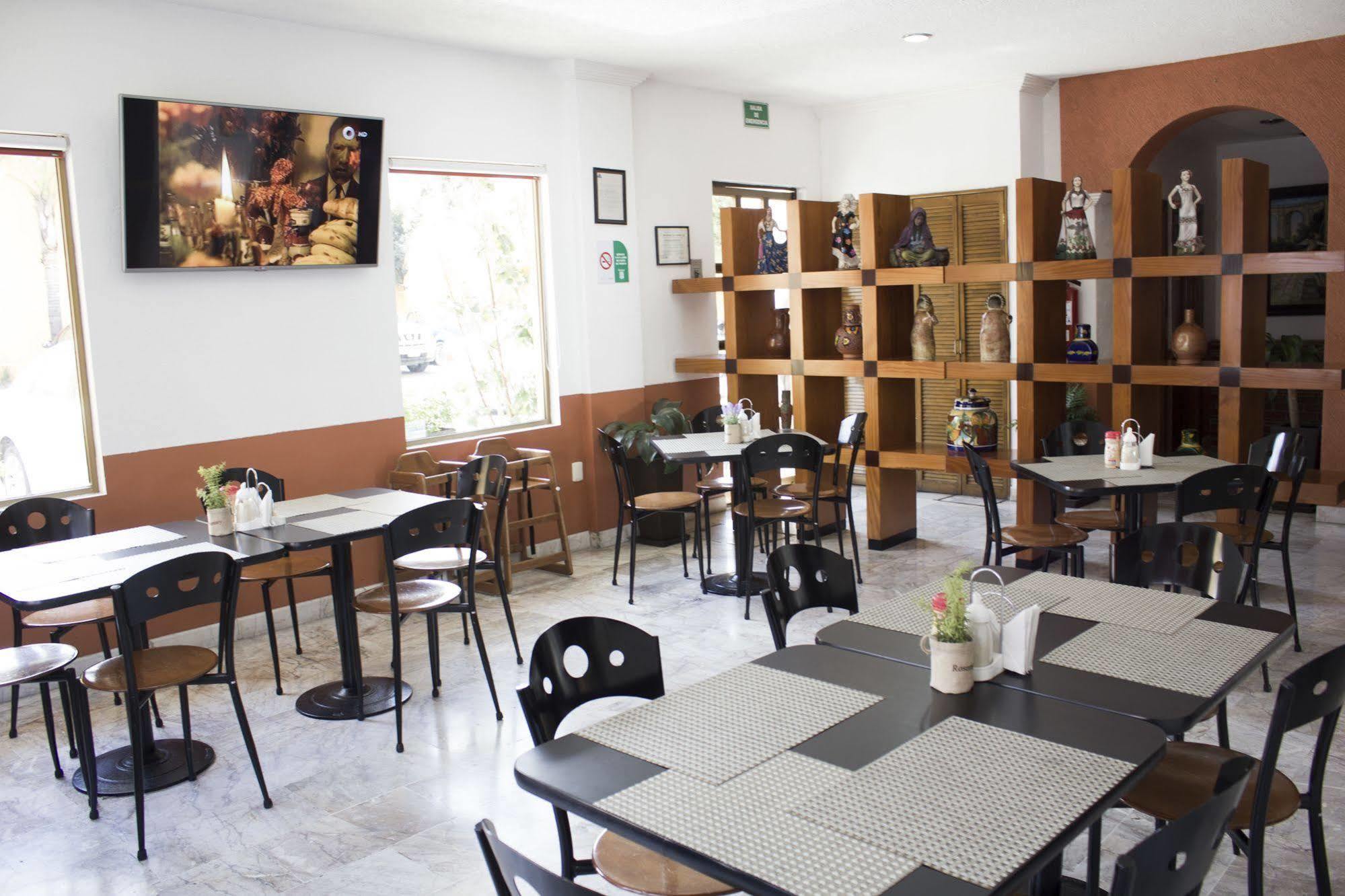 Hotel Estanza &