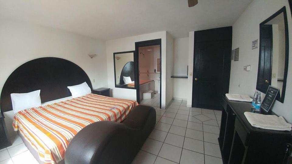 Hotel económico Omni *